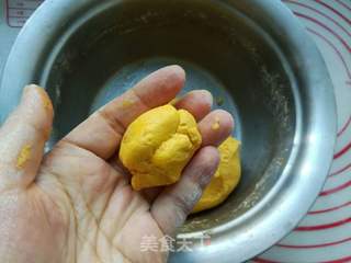 南瓜糯米丸子的做法步骤:4