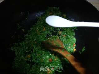蒜蓉红萝卜樱子的做法步骤:6