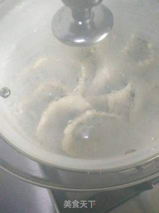 腊肉香菇锅贴饺子的做法步骤:12