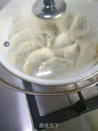 腊肉香菇锅贴饺子的做法步骤:13