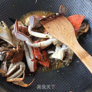 吮指麻辣蟹的做法步骤:9