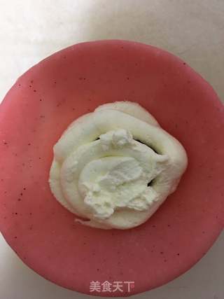 火龙果雪媚娘的做法步骤:13