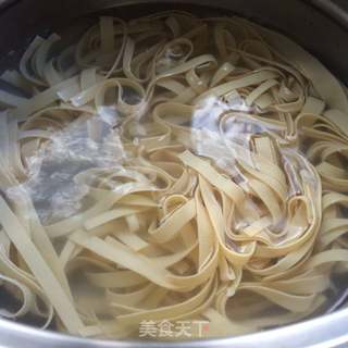 油泼豆皮的做法步骤：2