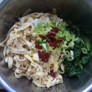油泼豆皮的做法步骤：4