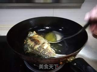 红烧鲫鱼的做法步骤：8