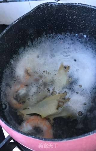 鲍鱼拌油菠菜的做法步骤:3
