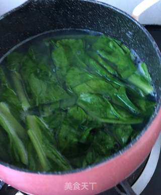鲍鱼拌油菠菜的做法步骤：6