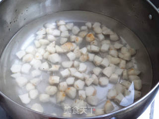 荸荠玉米面粥的做法步骤:5