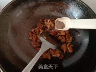 麻辣肥肠的做法步骤:13