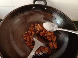 麻辣肥肠的做法步骤:14