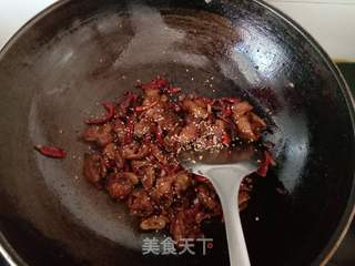 麻辣肥肠的做法步骤:18