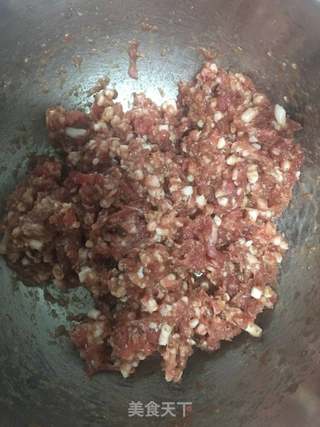 洋葱牛肉馅饼的做法步骤:5