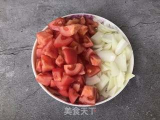 番茄牛肉盖浇饭的做法步骤:2