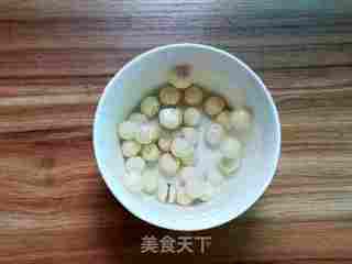  莲子双米粥的做法步骤：2