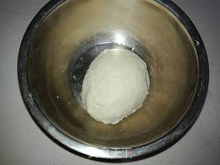 猪油渣萝卜水煎包的做法步骤:2