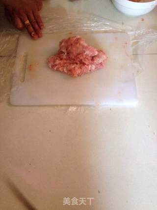 小葱饺子的做法步骤:2