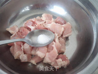 肉丁炸酱的做法步骤:2
