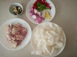 萝卜回锅肉的做法步骤:2