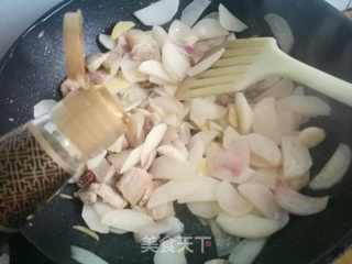 萝卜回锅肉的做法步骤:5