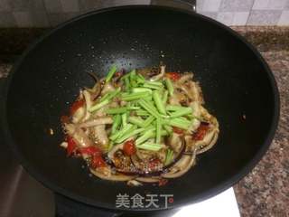 泡椒爆炒卤毛肚的做法步骤:7