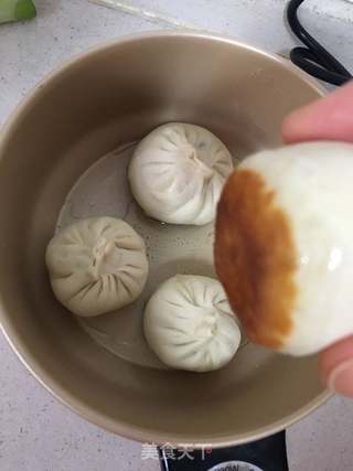 茴香鸡蛋生煎包的做法步骤:12