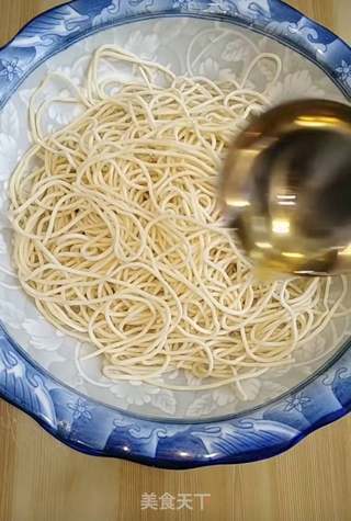 干炒面条的做法步骤:2