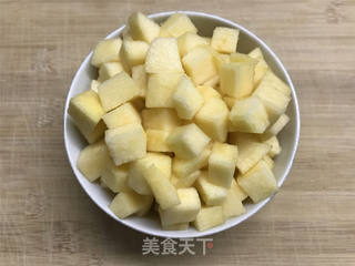 苹果小米粥的做法步骤:5