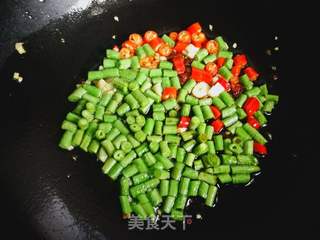 豇豆炒饭的做法步骤：4