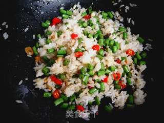 豇豆炒饭的做法步骤：7