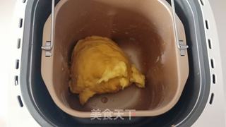 维尼挤挤南瓜面包的做法步骤:4