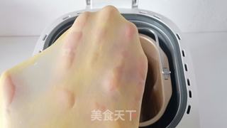 维尼挤挤南瓜面包的做法步骤:7