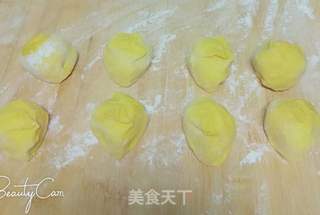 南瓜花样馒头的做法步骤:6