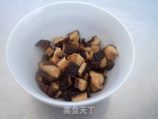 猪肉香菇酱拌面的做法步骤:4