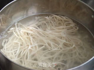 猪肉香菇酱拌面的做法步骤:9