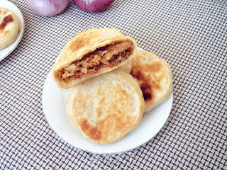 牛肉洋葱胡萝卜馅饼的做法步骤:9