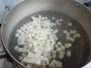黄瓜木耳豆腐汤的做法步骤:3