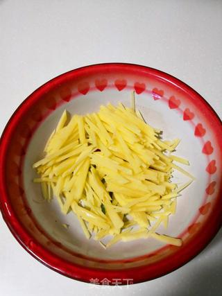 土豆丝饼的做法步骤：2