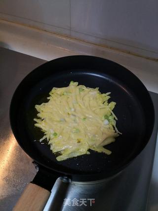 土豆丝饼的做法步骤:5
