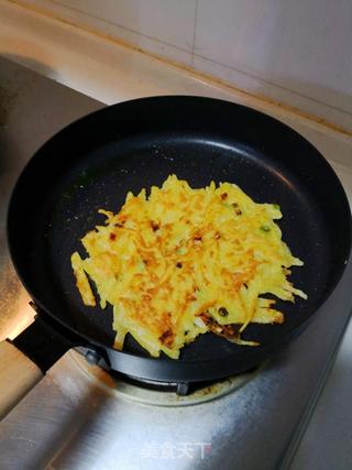 土豆丝饼的做法步骤：6