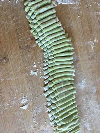 羊肉汤菠菜手擀面的做法步骤:17
