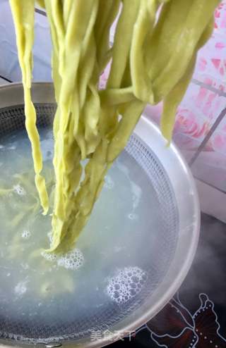 羊肉汤菠菜手擀面的做法步骤:27
