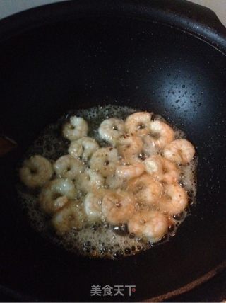 色香味俱全的炒米饭,营养均衡,吃上一口满满的幸福感的做法步骤:3