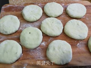 肉末萝卜缨馅饼的做法步骤:9