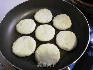 肉末萝卜缨馅饼的做法步骤:10