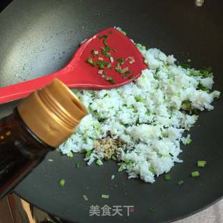 秋葵虾仁火腿炒饭的做法步骤:8