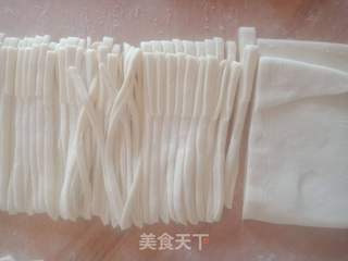 手擀鸡蛋面的做法步骤:5
