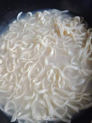 手擀鸡蛋面的做法步骤:7