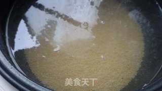 补气血若羌红枣小米粥,女人每天都该喝一杯的做法步骤:2