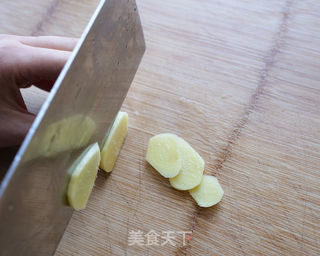 牛腩萝卜煲汤 的做法步骤:3