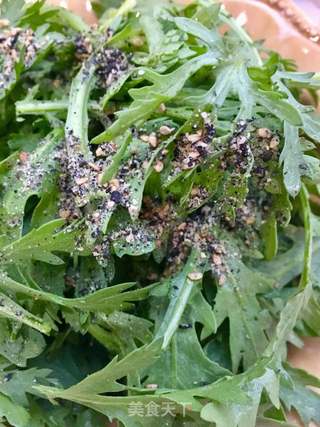 蒜泥拌茼蒿叶的做法步骤:5